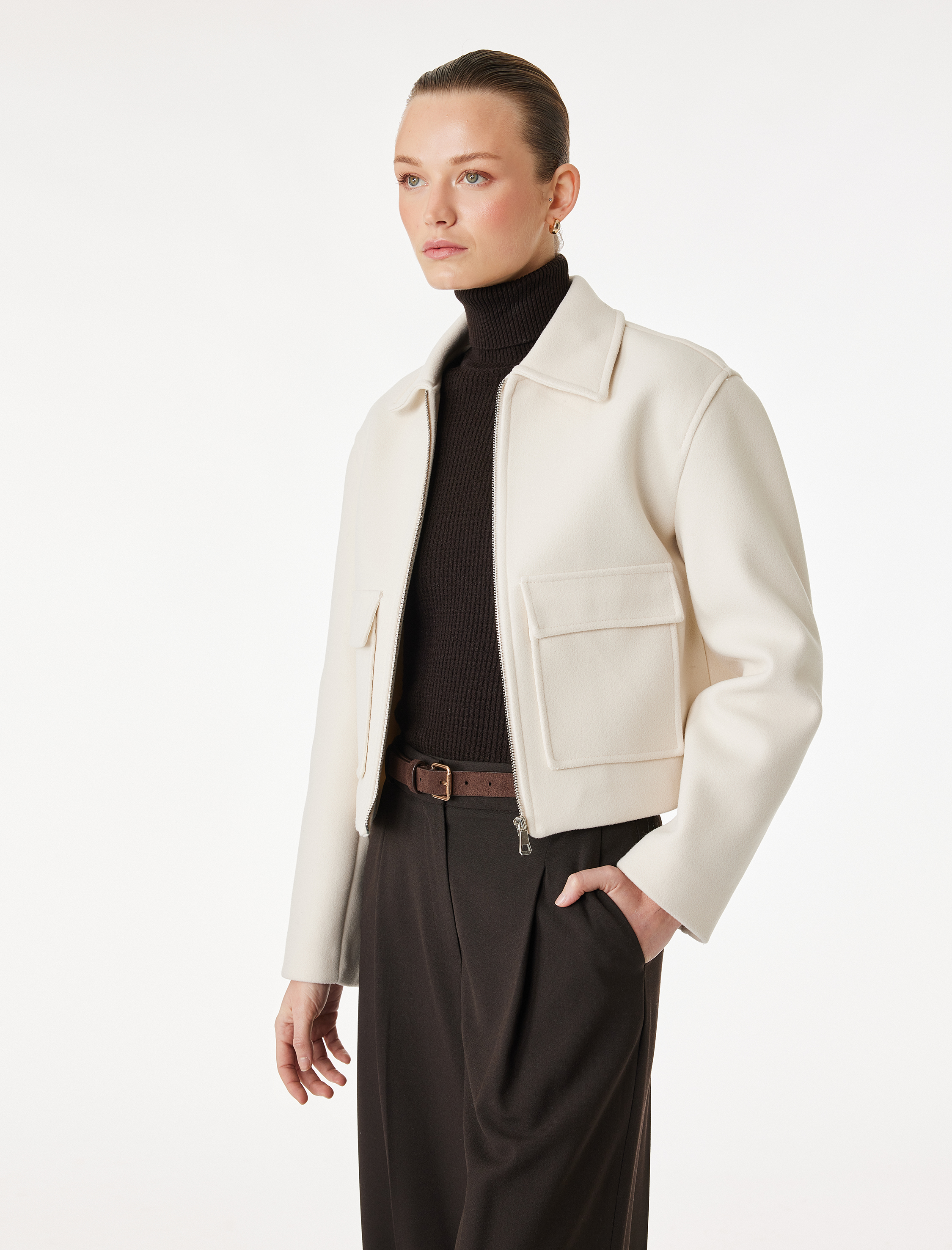   Uzun Kollu Cepli Fermuarlı Crop Kaşe Ceket