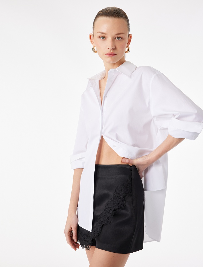  Dantel Detaylı Mini Saten Şort Etek