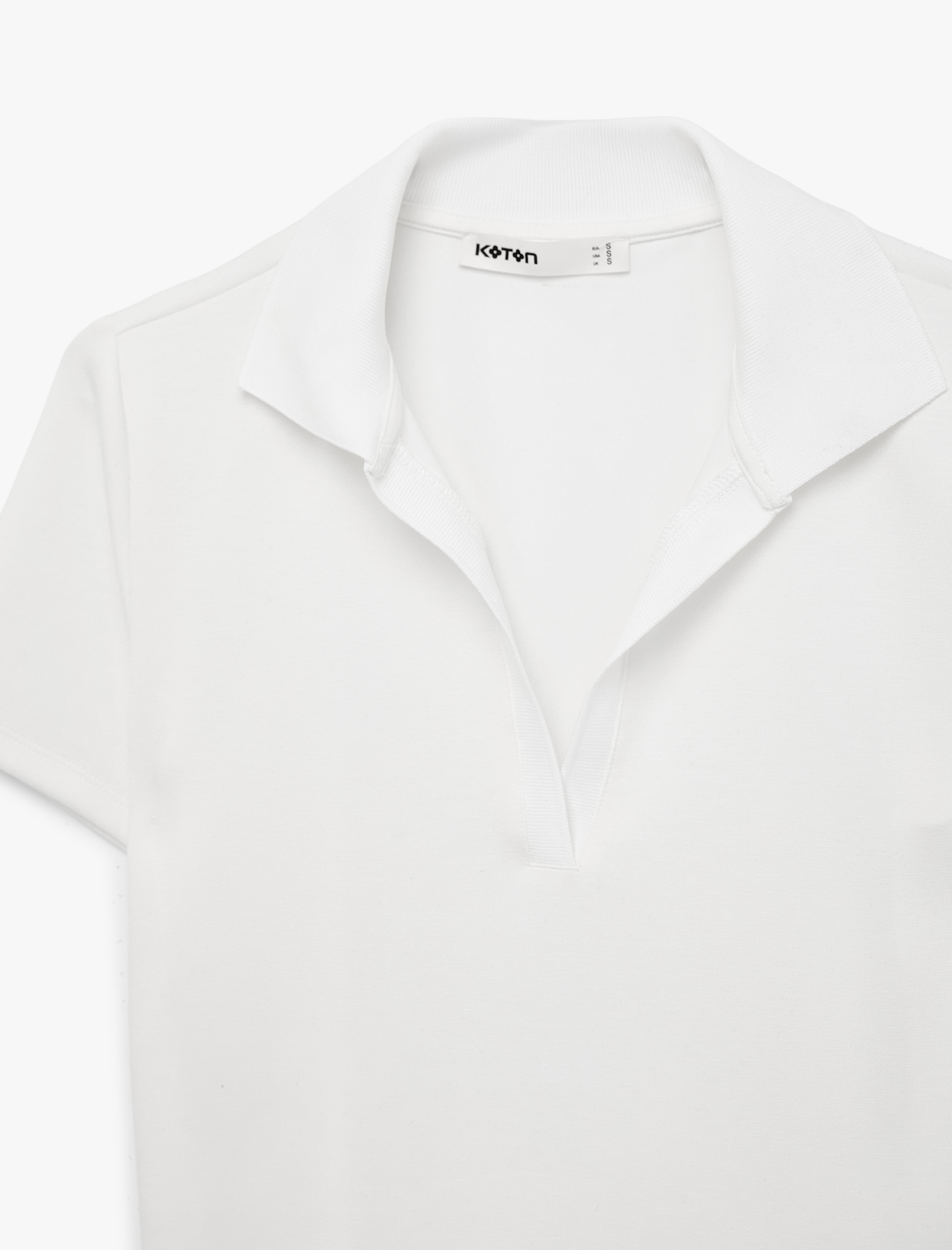   Regular Fit Kısa Kollu Kesik Polo Yaka Tişört