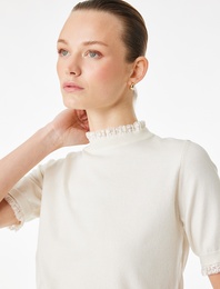 Koyun Yünü Karışımlı Kısa Kollu Dantel Detaylı Bisiklet Yaka Triko Kazak