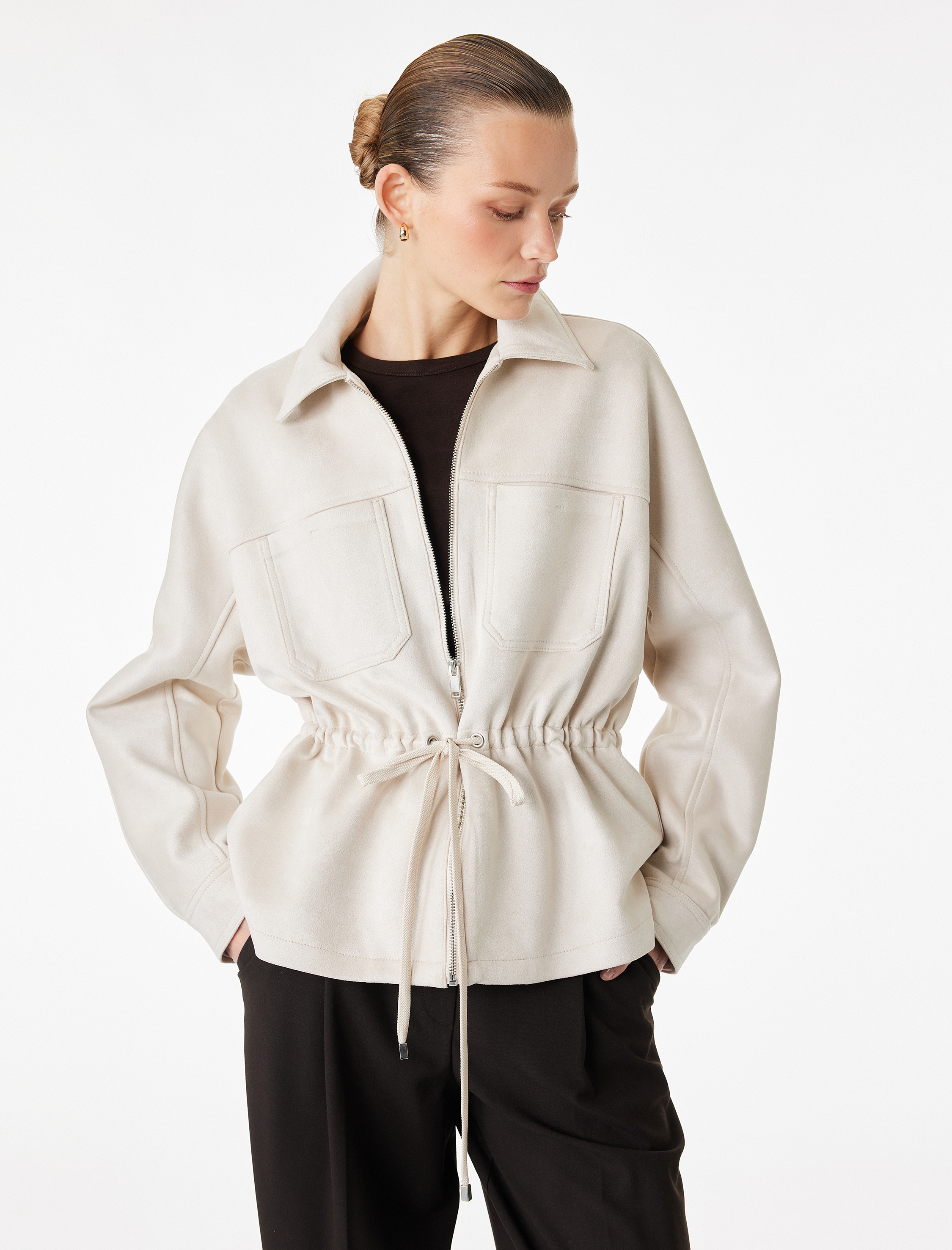   Uzun Kollu Cepli Belden Bağlama Detaylı Fermuarlı Süet Görünümlü Ceket