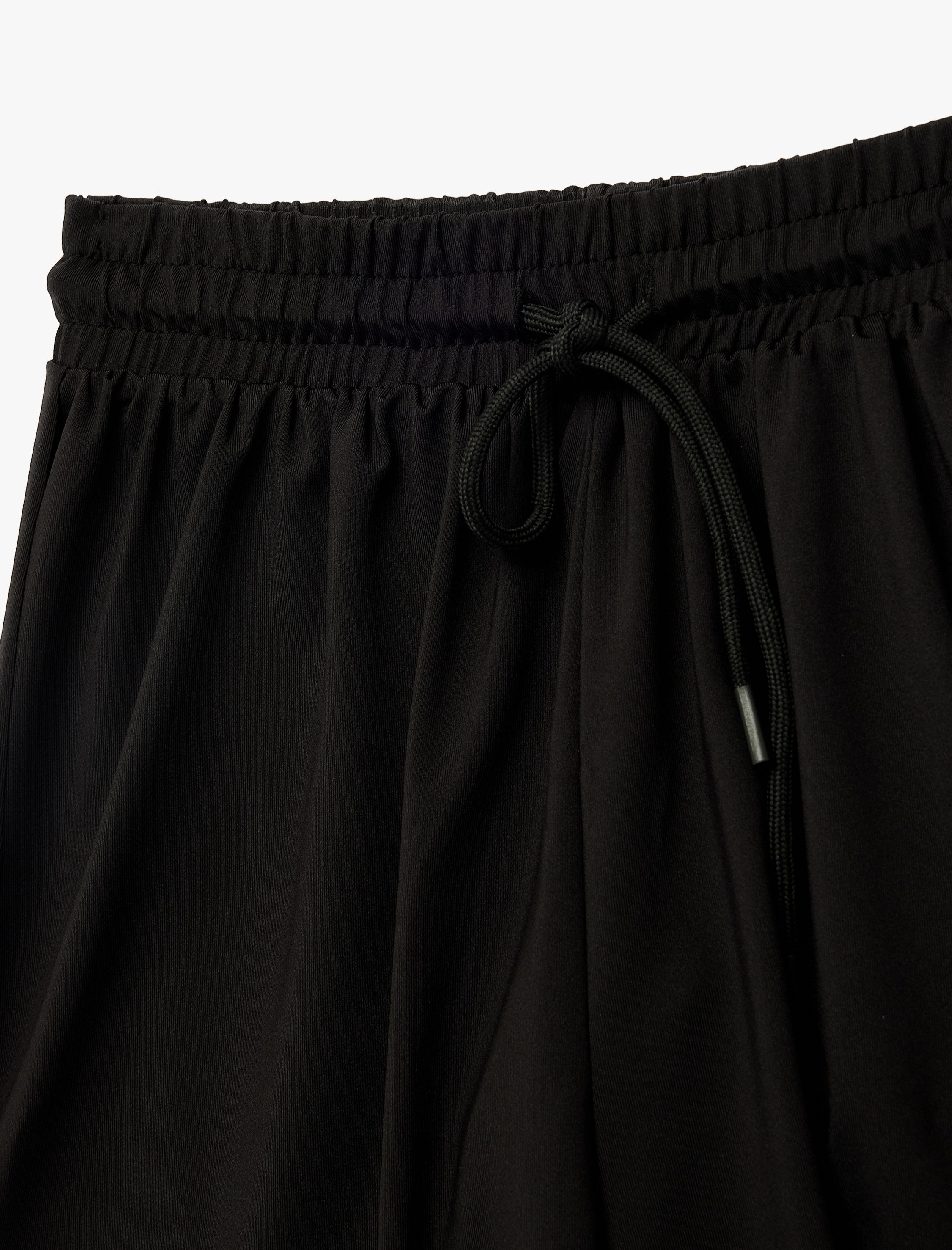   Yüksek Bel Yırtmaç Detaylı Lastikli Mini Spor Şort