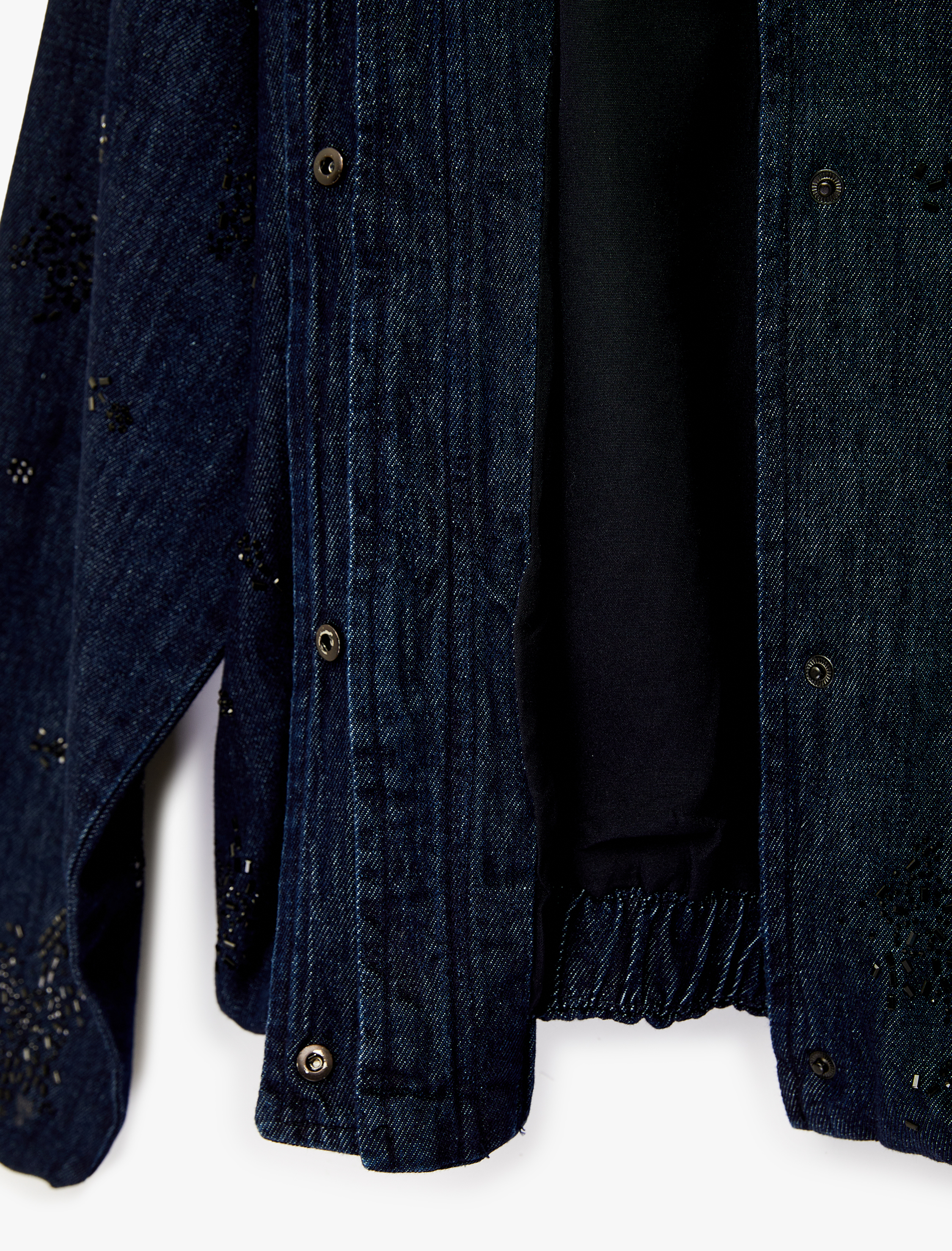   Taş Detaylı Uzun Kollu Düğmeli Yuvarlak Yaka Denim Ceket