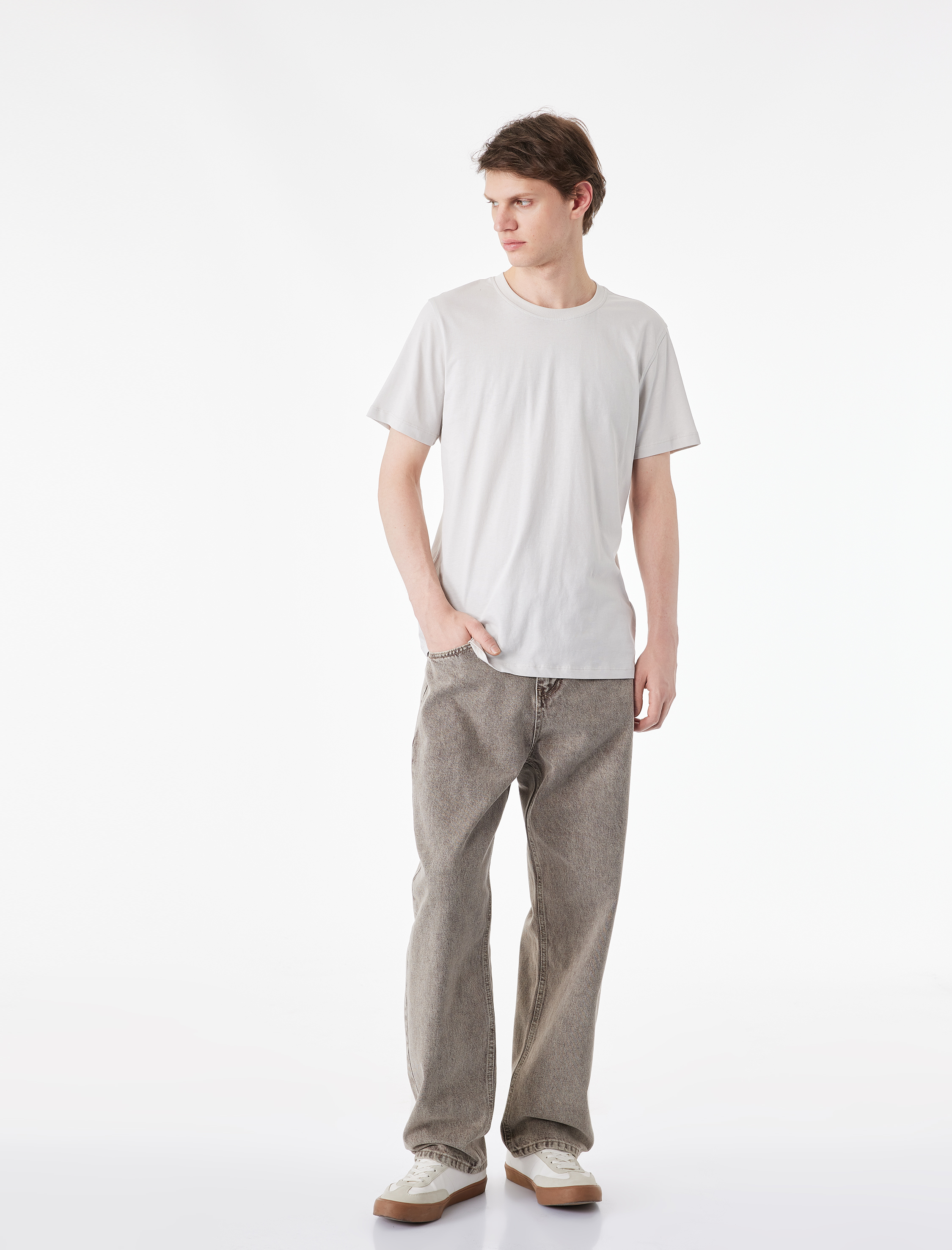 Koton Pamuklu Kısa Kollu Bisiklet Yaka Slim Fit Erkek Basic Tişört görsel 2