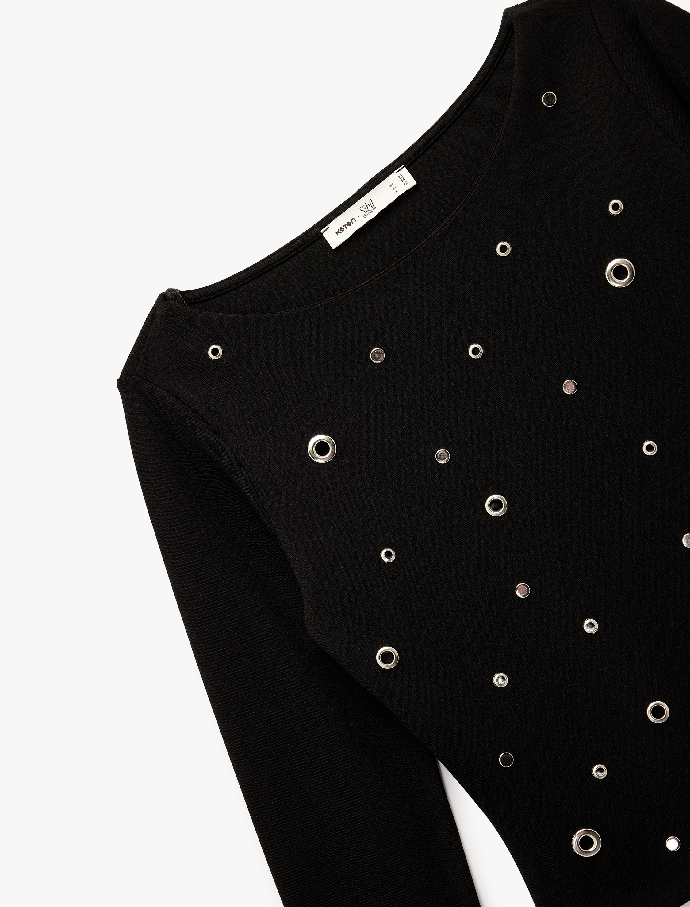   Koton X Sibil Çetinkaya - Uzun Kollu Geniş Yuvarlak Yaka Kuş Gözü Detaylı Bluz