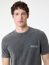 Regular Fit Kısa Kollu Bisiklet Yaka Pamuklu Yıkamalı Arkası Baskılı Tişört