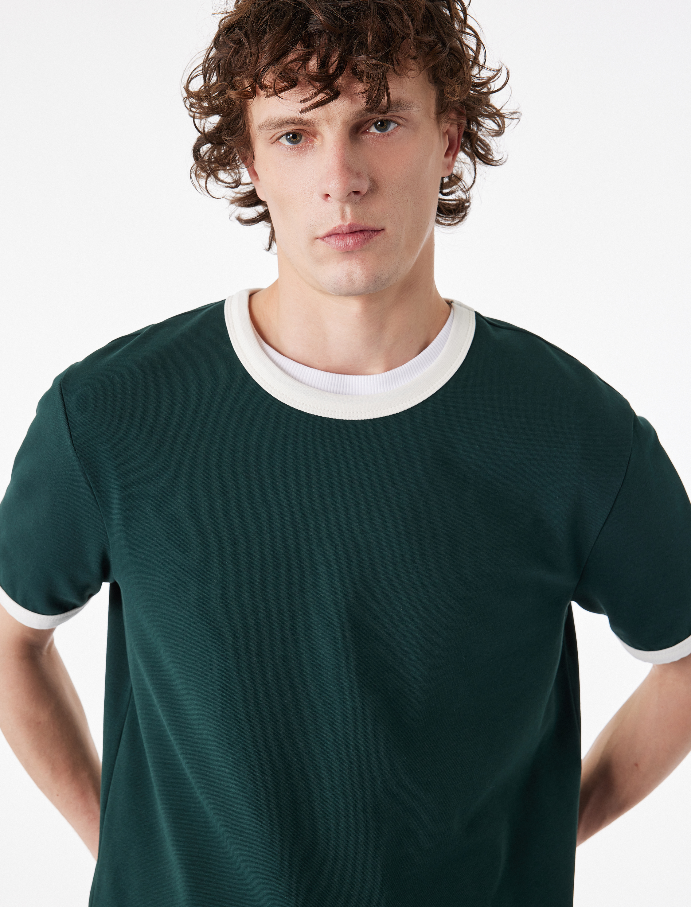   Kısa Kollu Biyeli Pamuklu Bisiklet Yaka Slim Fit Tişört