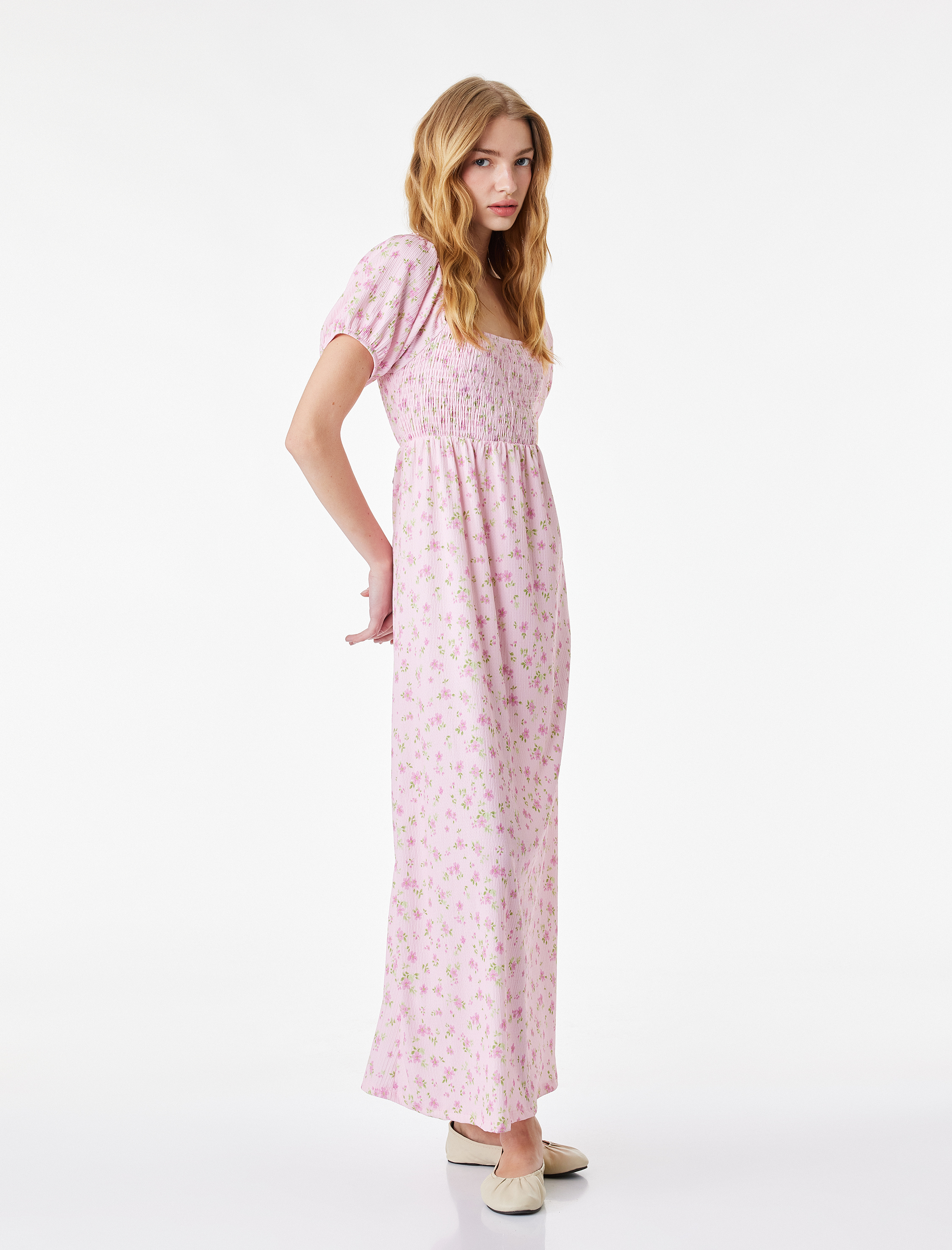   Kare Yaka Kısa Balon Kollu Uzun Çiçekli Elbise