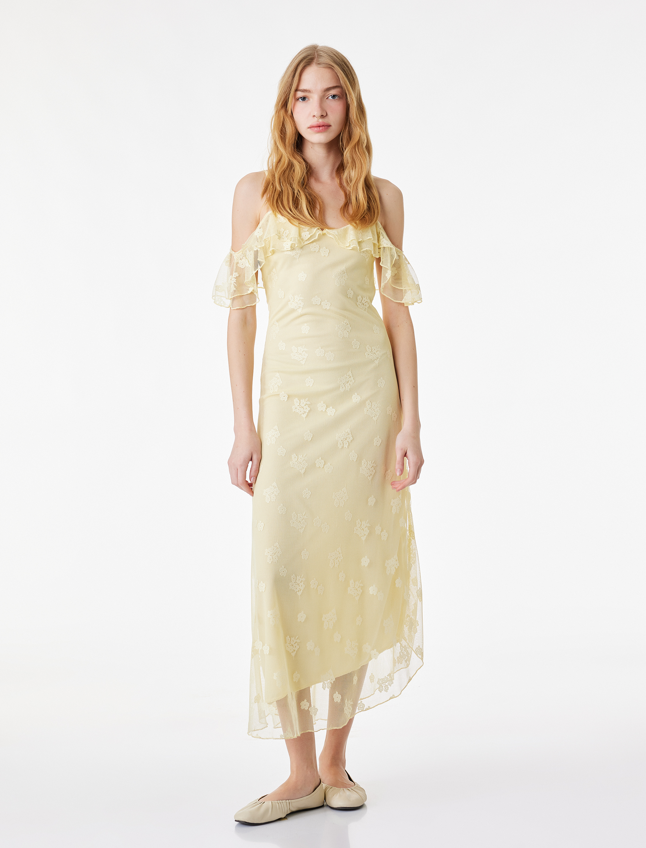   Asimetrik Kesim Fırfır Detaylı İp Askılı Uzun Çiçekli Tül Elbise