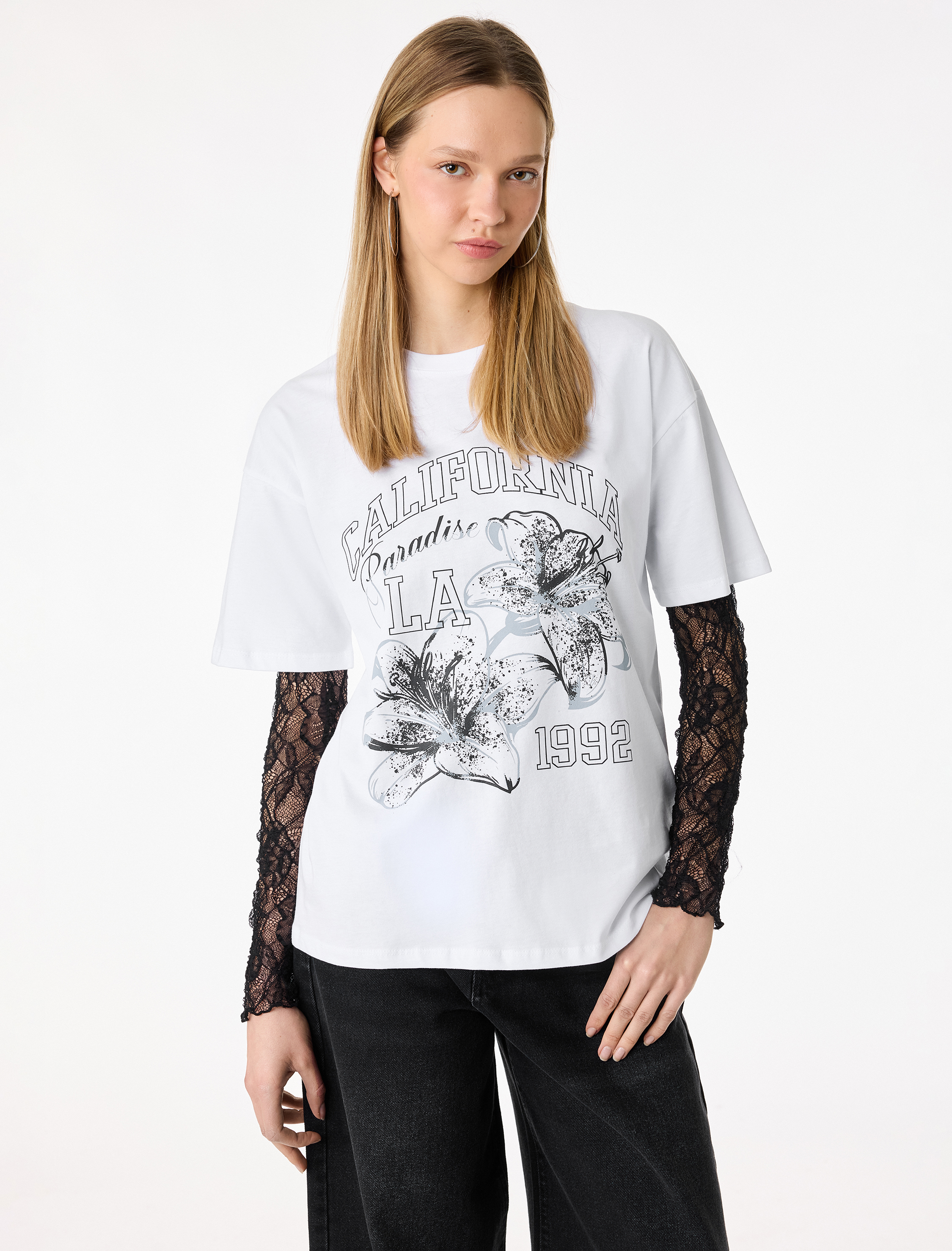   Rahat Kalıp Kısa Kollu Bisiklet Yaka Hibiskus Baskılı Tişört