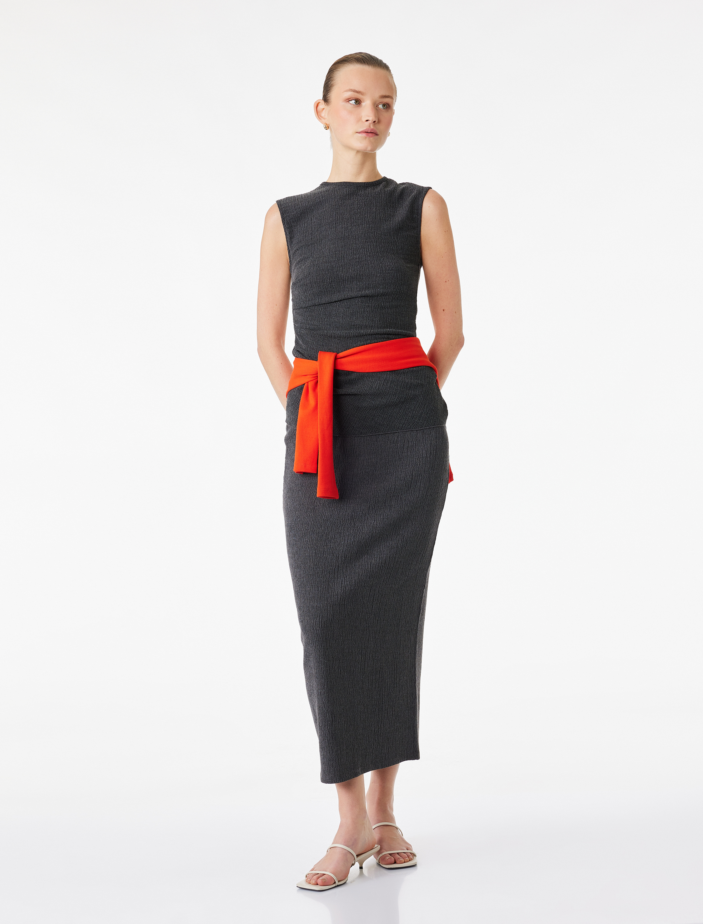   Bürümcük Kumaş Slim Fit Fiyonk Detaylı Midi Etek