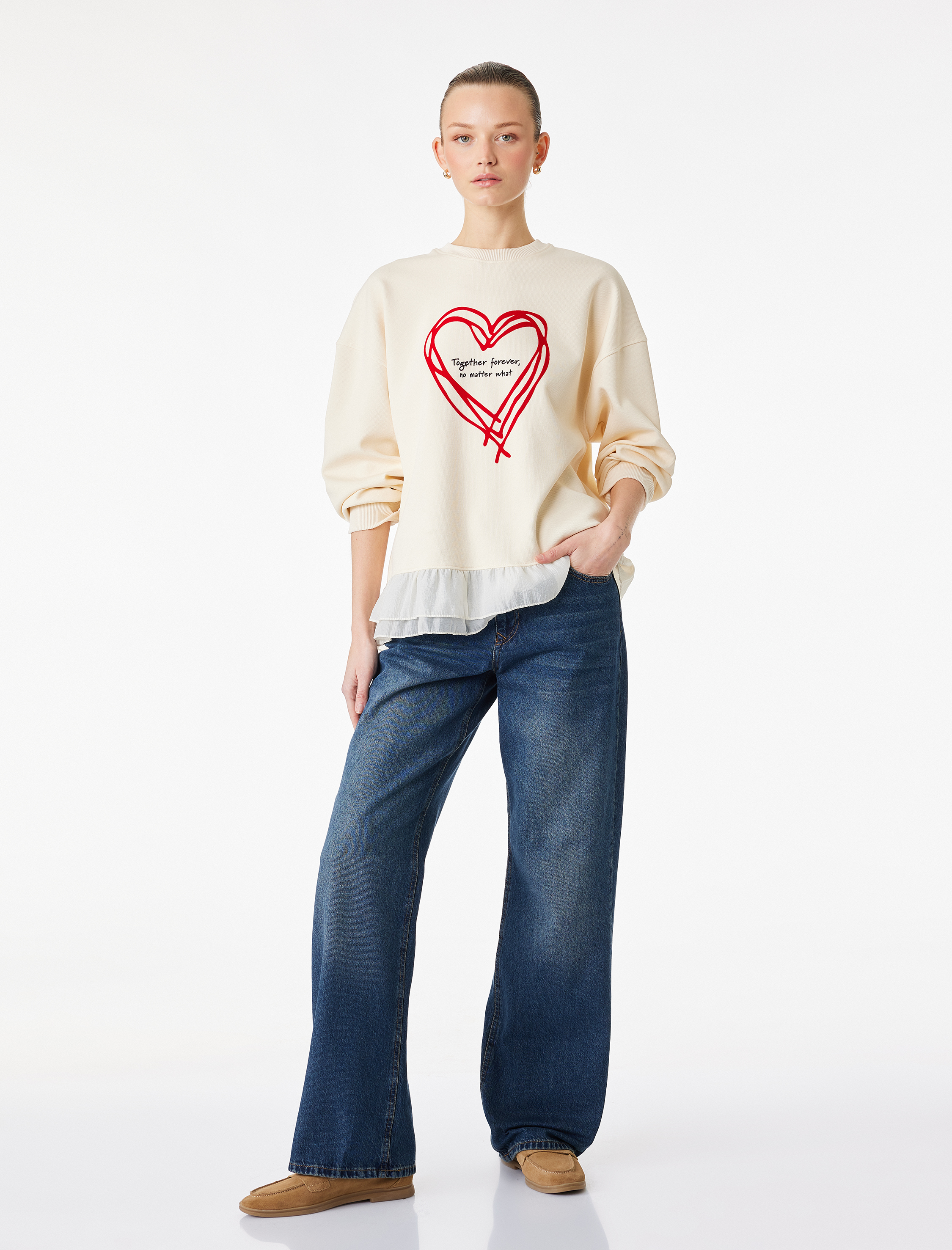   Uzun Kollu Bisiklet Yaka Kalp Baskılı Sweatshirt