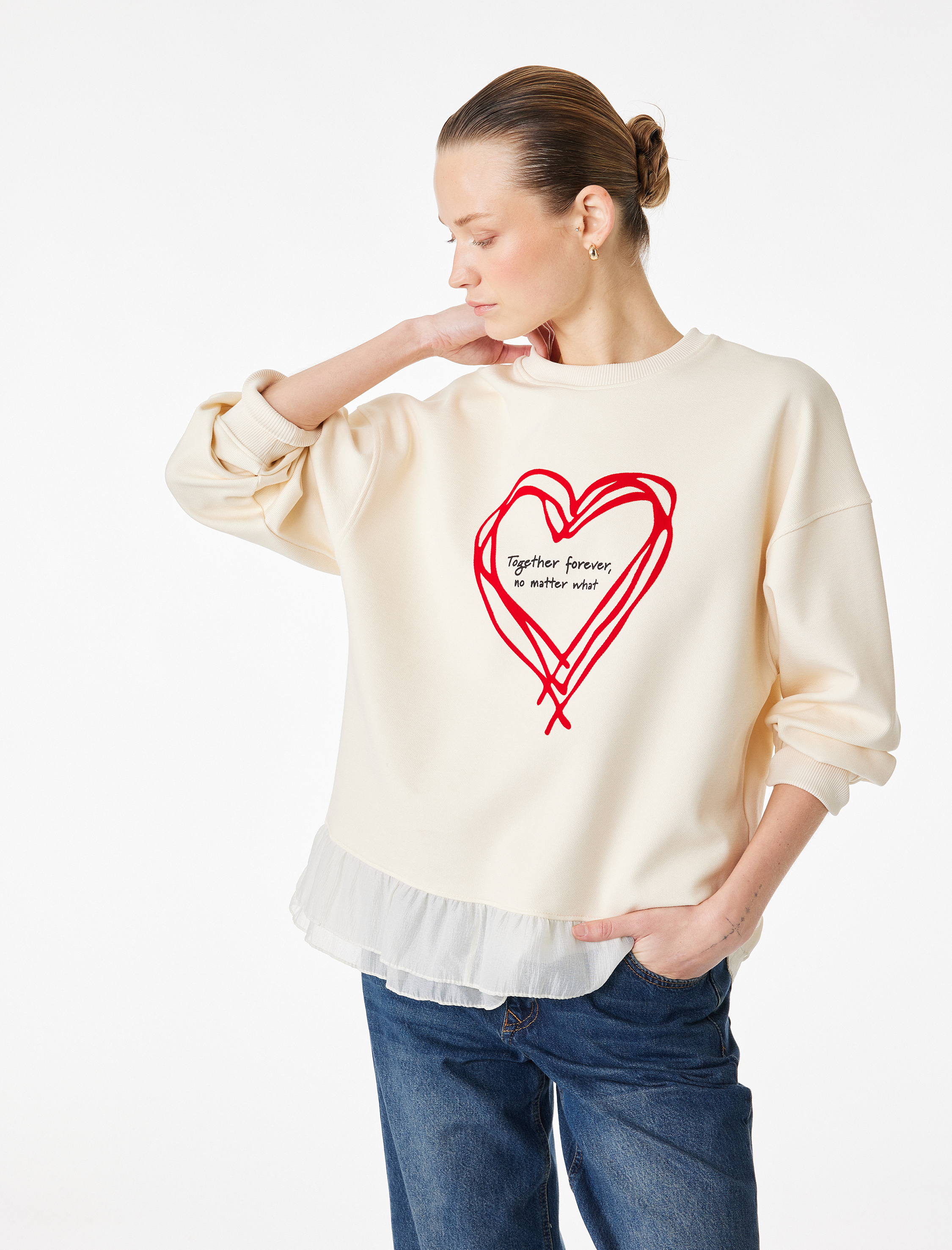   Uzun Kollu Bisiklet Yaka Kalp Baskılı Sweatshirt