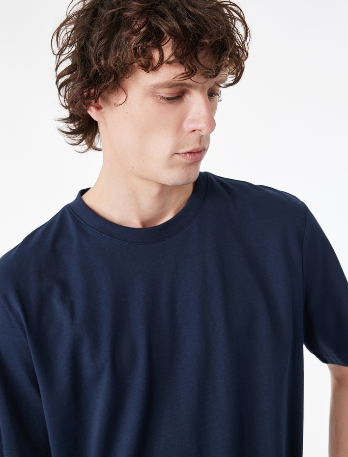  Regular Fit Bisiklet Yaka Pamuklu Basic Kısa Kollu Tişört