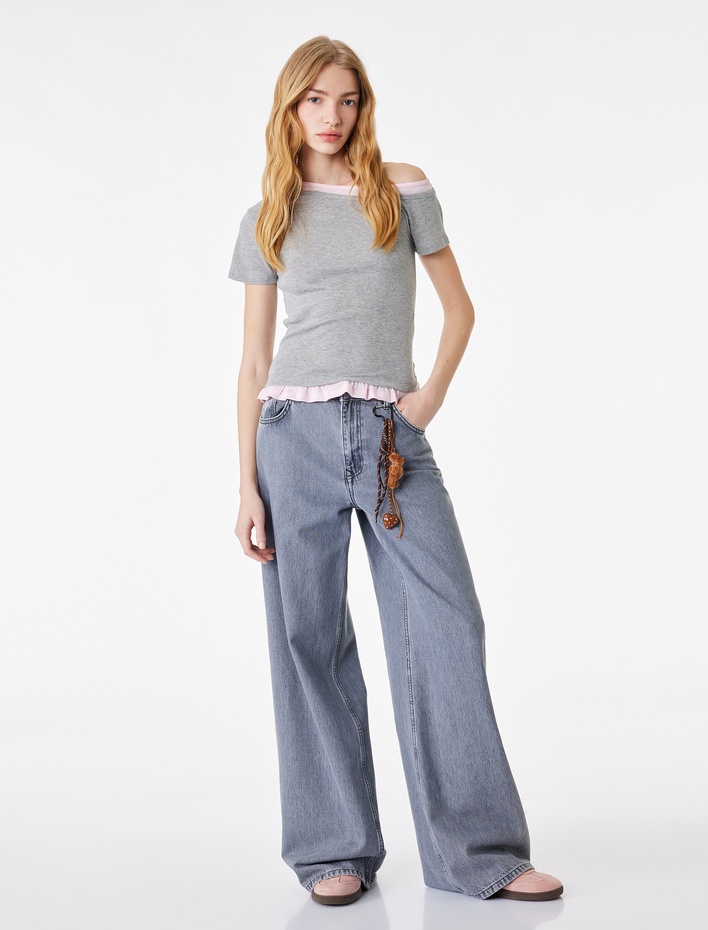  Asimetrik Kayık Yaka Kısa Kollu Fırfırlı Tişört