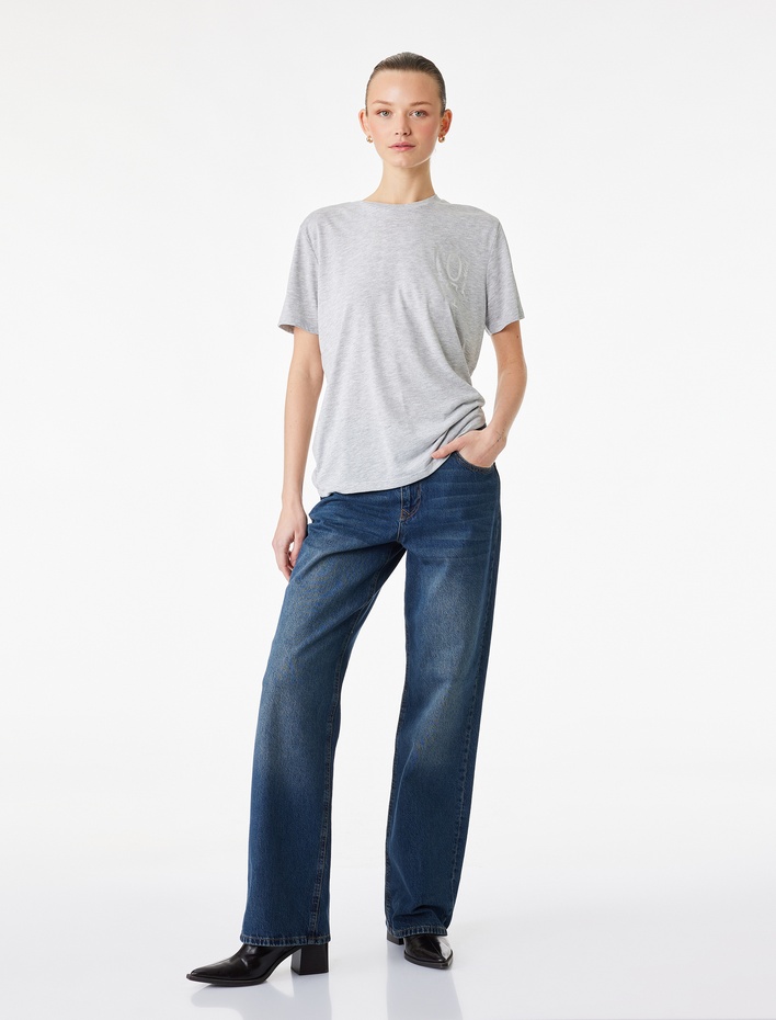  Kısa Kollu Bisiklet Yaka Baskı Detaylı Tişört