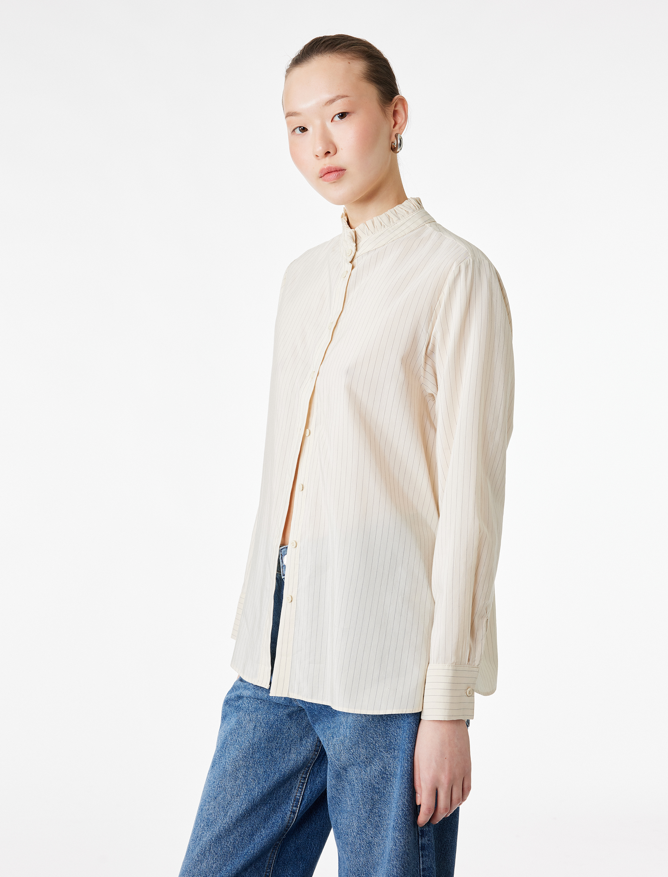   Regular Fit Uzun Kollu Dik Fırfırlı Yaka Çizgili Gömlek