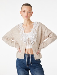 Uzun Kollu V Yaka Önden Bağlamalı Dantel Detaylı Triko Hırka