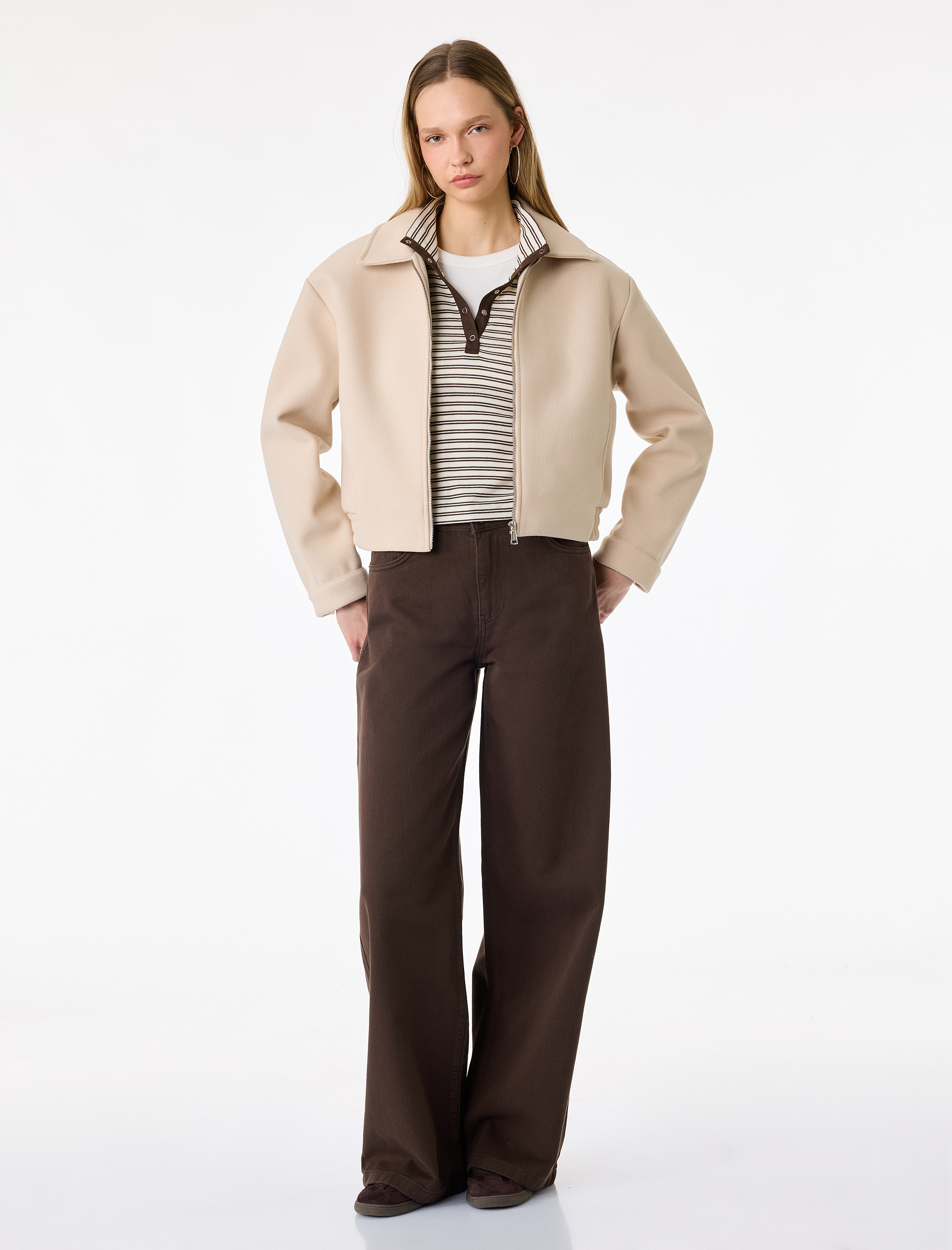   Cep Detaylı Klasik Yaka Fermuarlı Crop Ceket