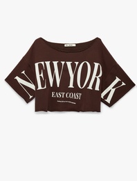 Rahat Kalıp Kısa Kollu Omzu Açık Baskılı Crop Tişört