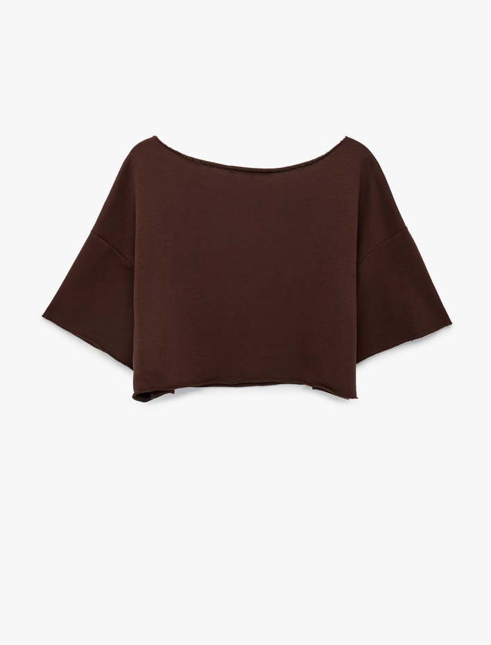  Rahat Kalıp Kısa Kollu Omzu Açık Baskılı Crop Tişört