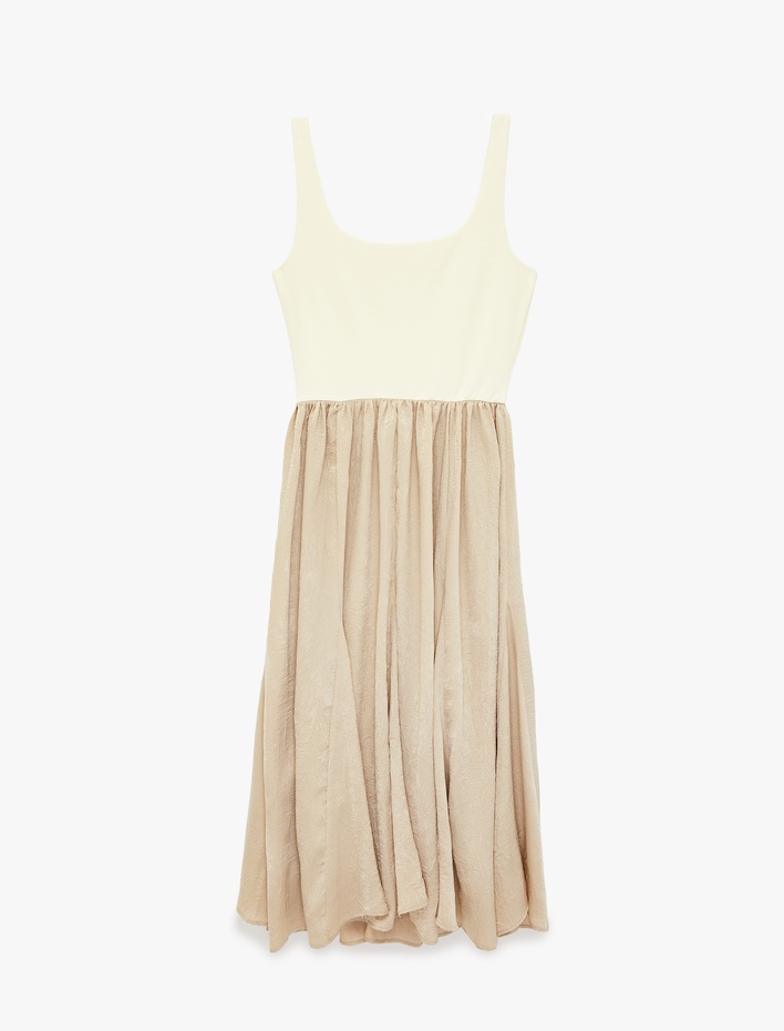  İki Farklı Kumaş Kullanımlı Kare Yaka Askılı Midi Elbise