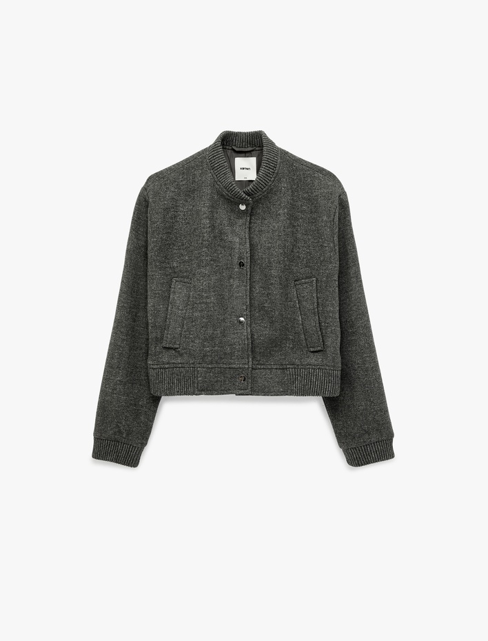  Çıtçıt Kapama Detaylı Uzun Kollu Kolej Yaka Cepli Crop Bomber Ceket