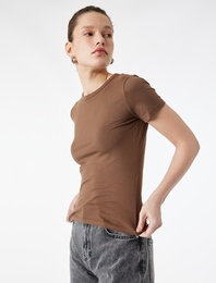 Pamuklu Slim Fit Kısa Kollu Bisiklet Yaka Basic Tişört