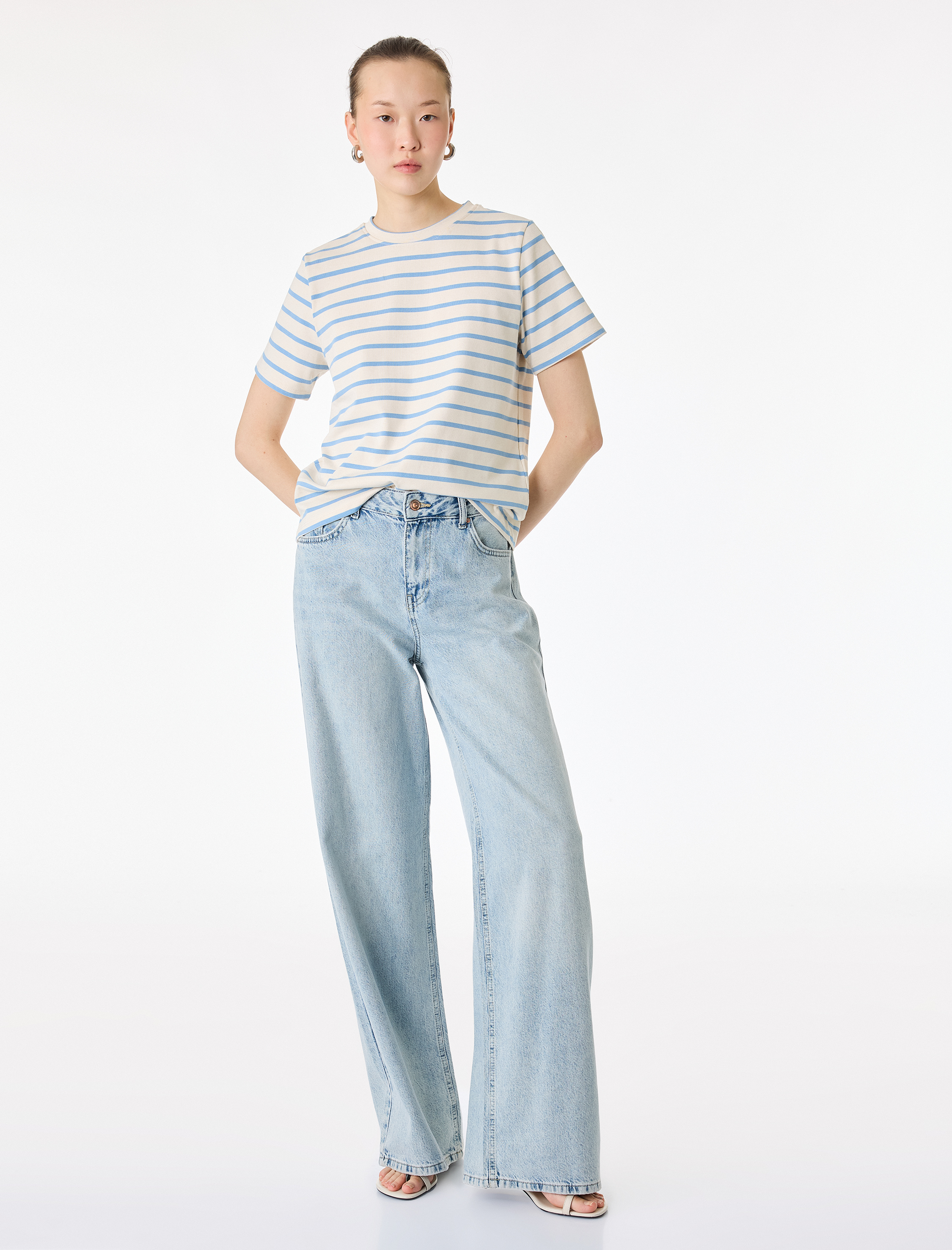   Pamuklu Kısa Kollu Bisiklet Yaka Çizgili Tişört