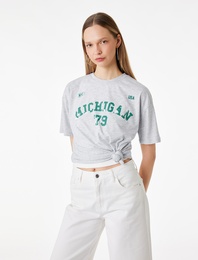 Rahat Kalıp Kısa Kollu Bisiklet Yaka Baskılı Tişört