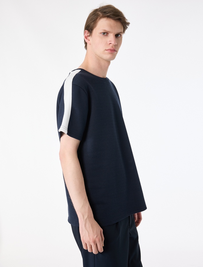  Regular Fit Renk Bloklu Bisiklet Yaka Kısa Kollu Tişört