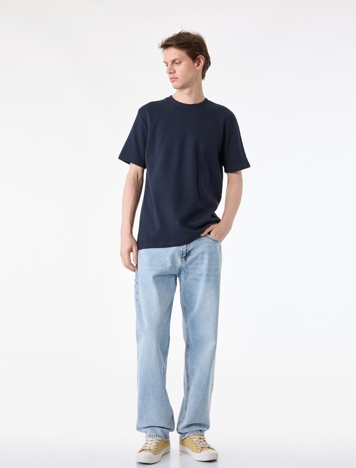  Kısa Kollu Dokulu Bisiklet Yaka Pamuklu Slim Fit Tişört