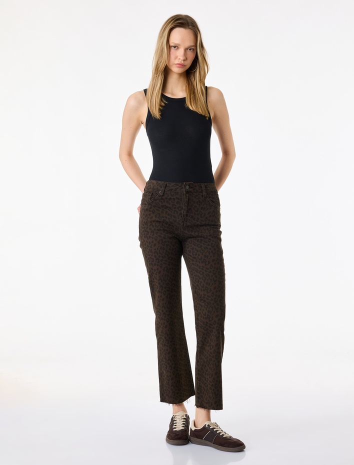  Çıtçıt Düğme Detaylı Kolsuz Bisiklet Yaka Bodysuit