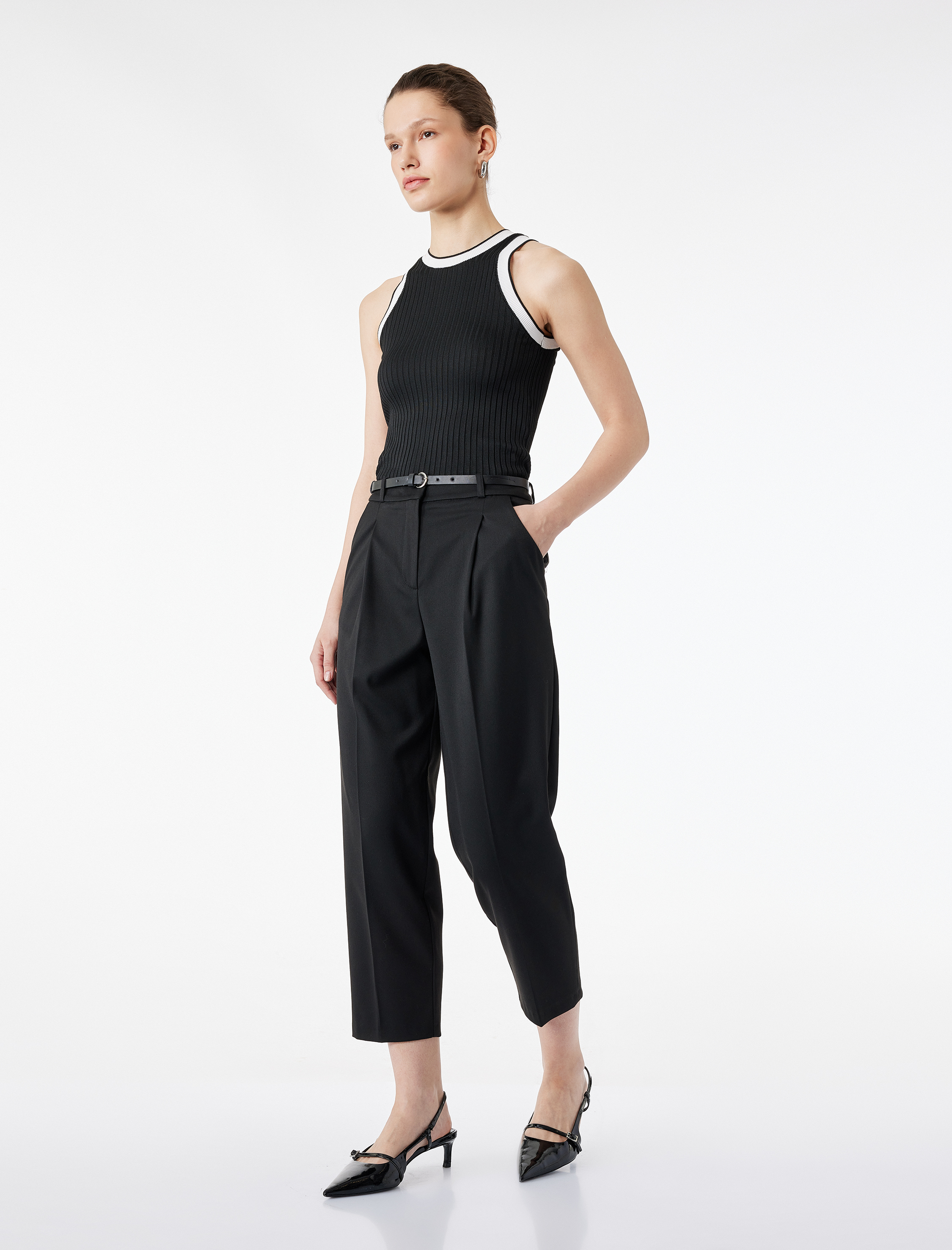   Yüksek Bel Rahat Kalıp Cepli Kemer Detaylı Cigarette Pantolon