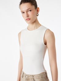 Slim Fit Bisiklet Yaka Kolsuz Bodysuit