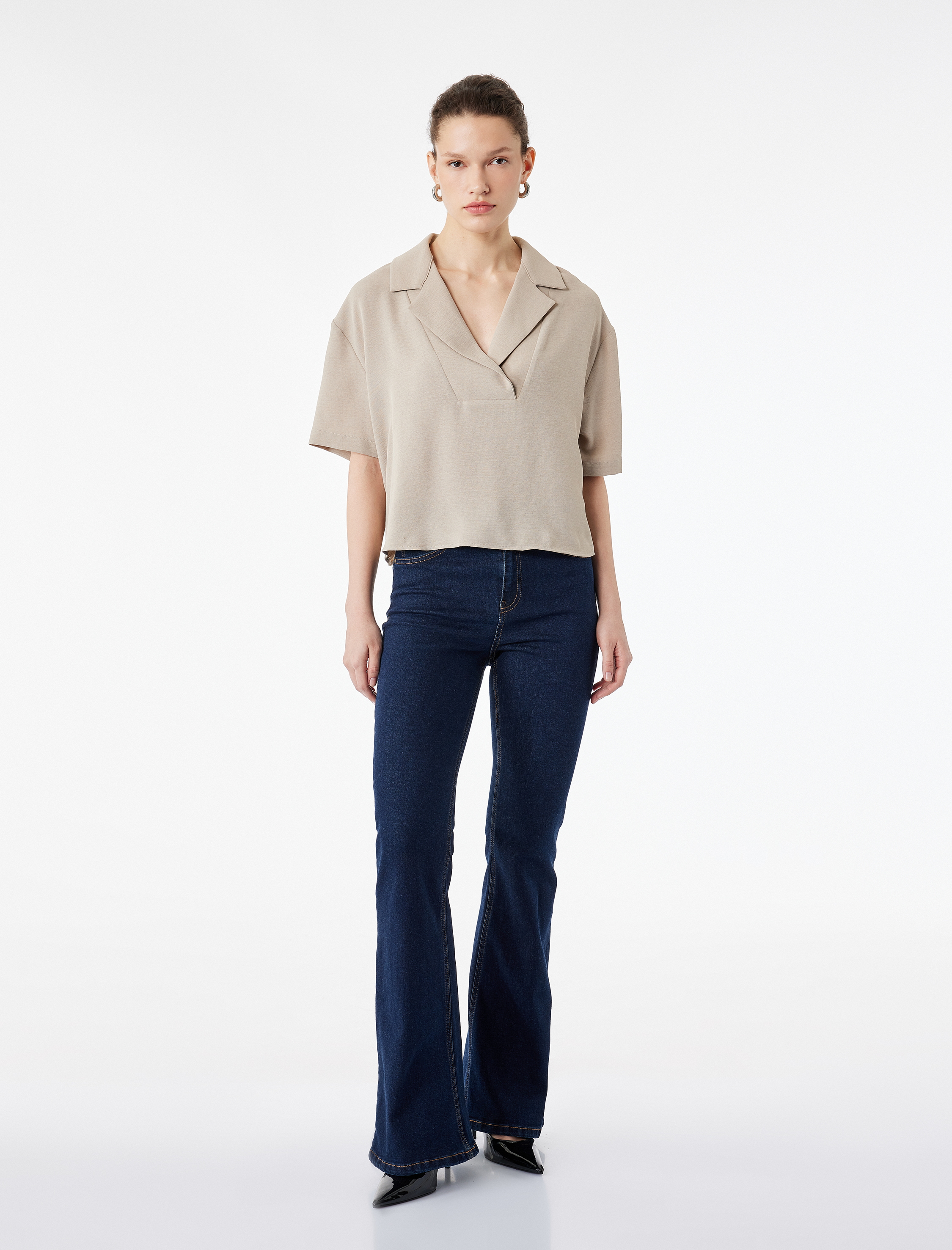   Regular Fit Kısa Kollu Ceket Yaka Bluz