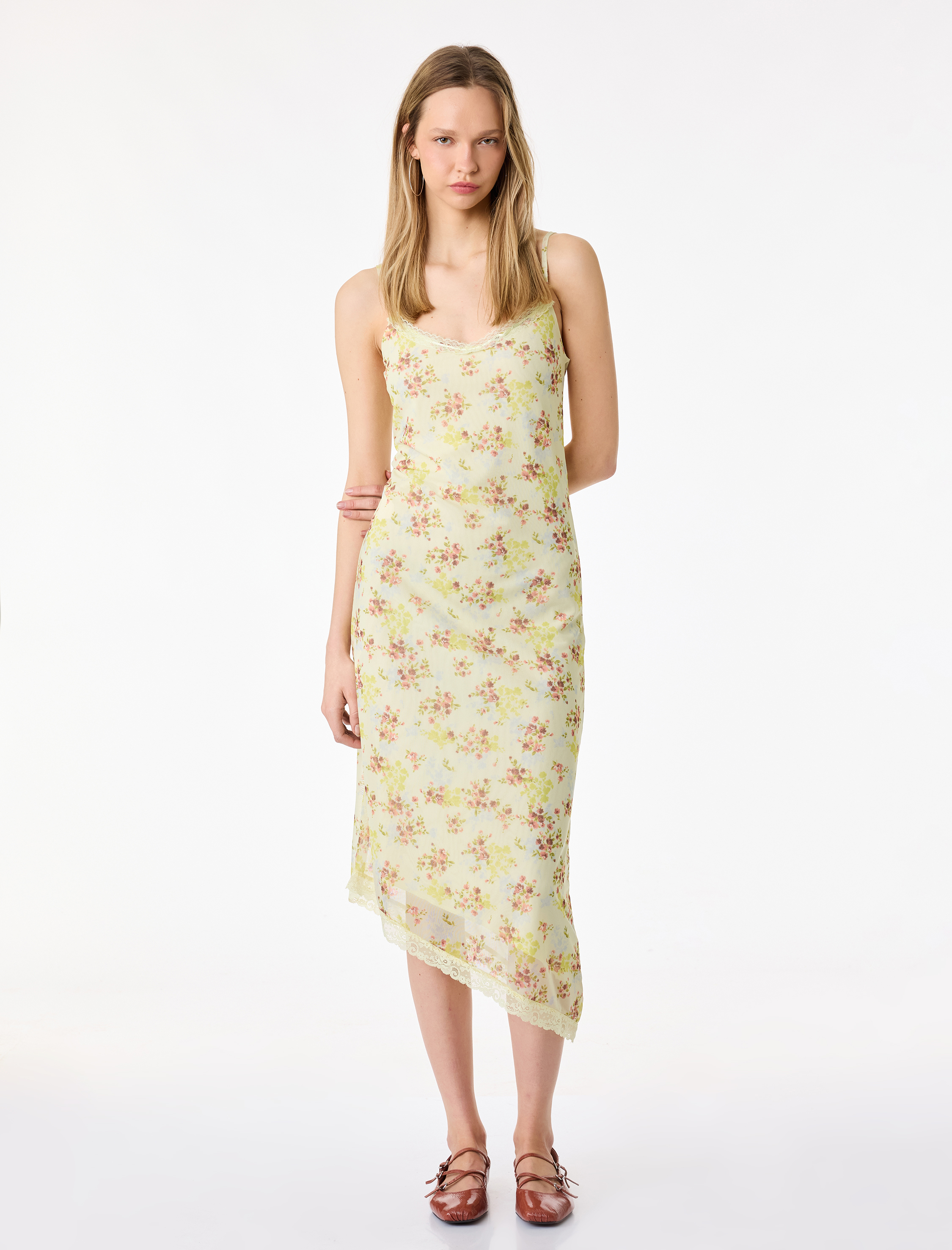   Dantel Detaylı Midi Boy İnce Askılı Çiçekli Elbise