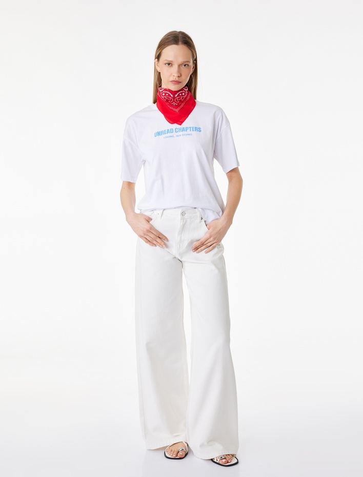  Rahat Kesim Kısa Kollu Bisiklet Yaka Baskılı Tişört