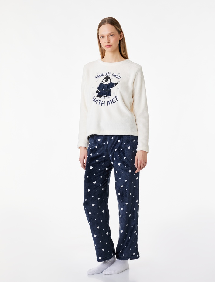  Rahat Kesim Penguen Baskılı Polar Pijama Takımı
