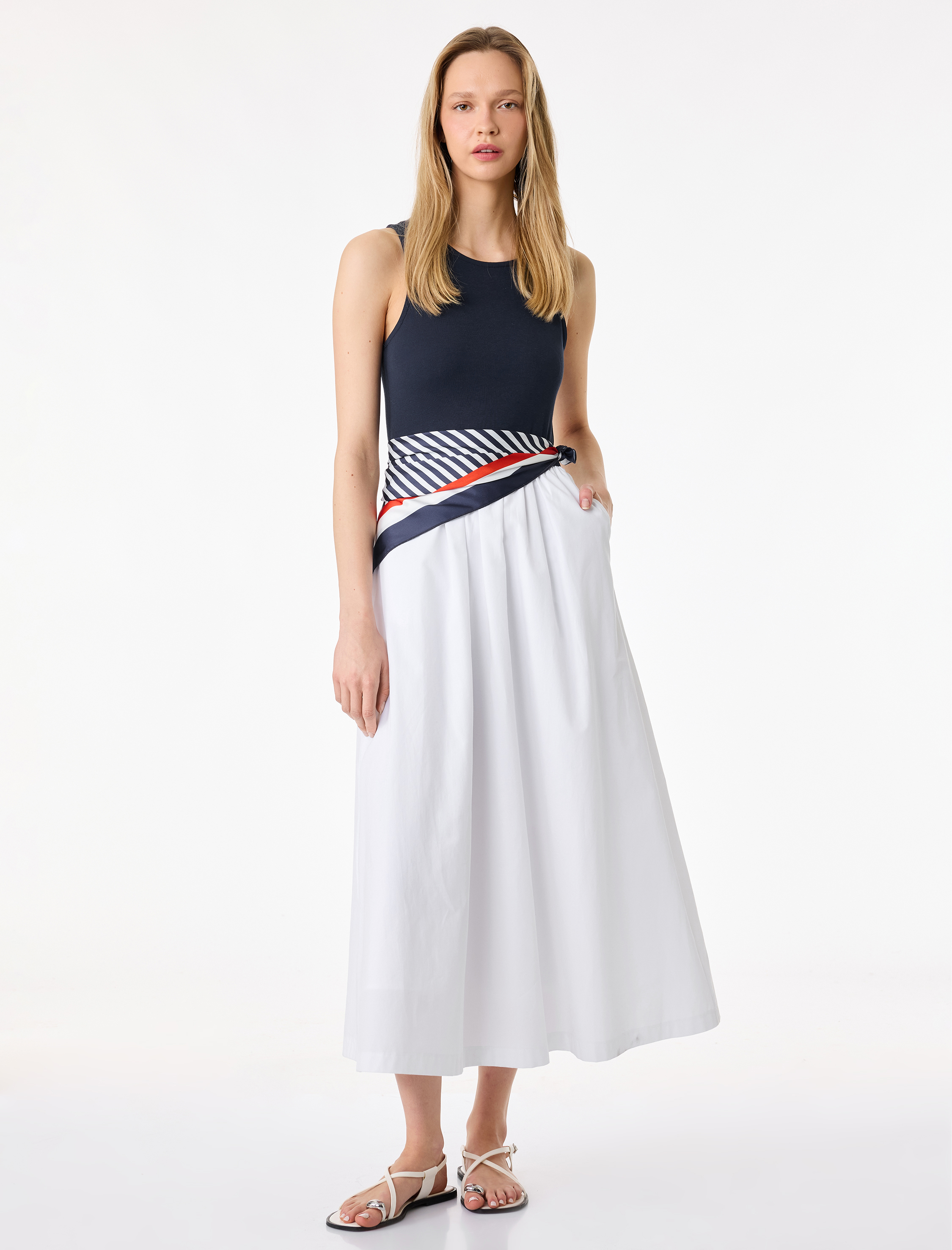   Pamuklu Kolsuz Fular Detaylı Bisiklet Yaka Uzun Elbise