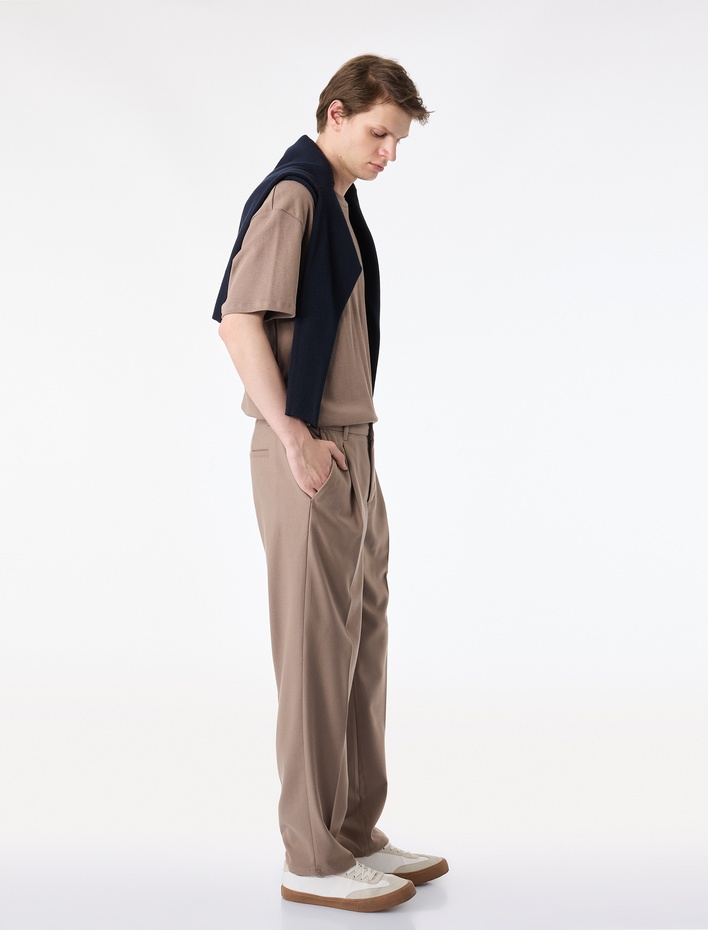  Regular Fit Viskon Karışımlı Cepli Düğmeli Pileli Kumaş Pantolon