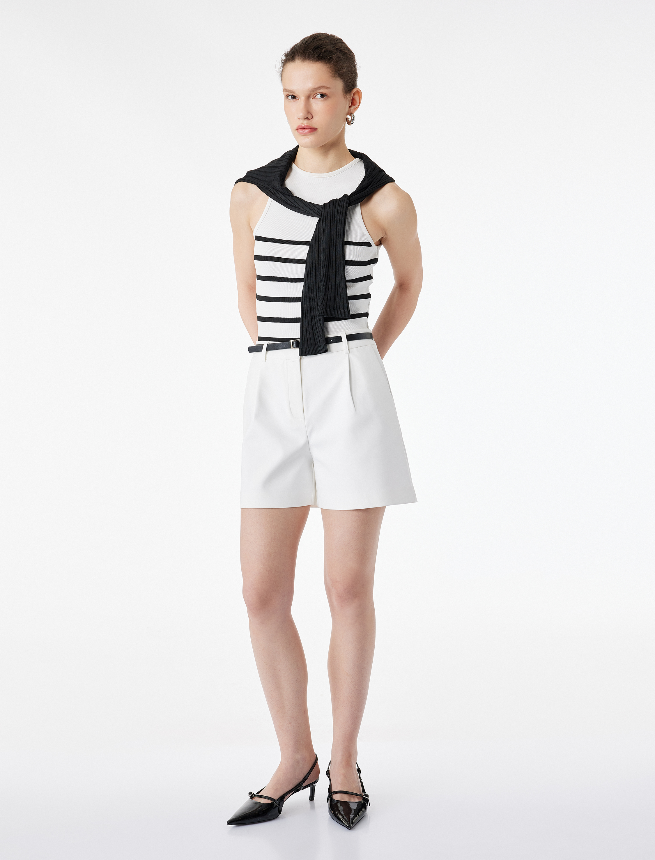   Cepli Viskon Karışımlı Kemer Detaylı Yüksek Bel Bermuda Şort