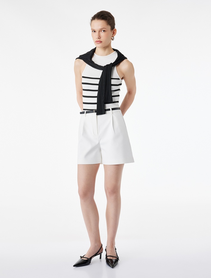  Cepli Viskon Karışımlı Kemer Detaylı Yüksek Bel Bermuda Şort