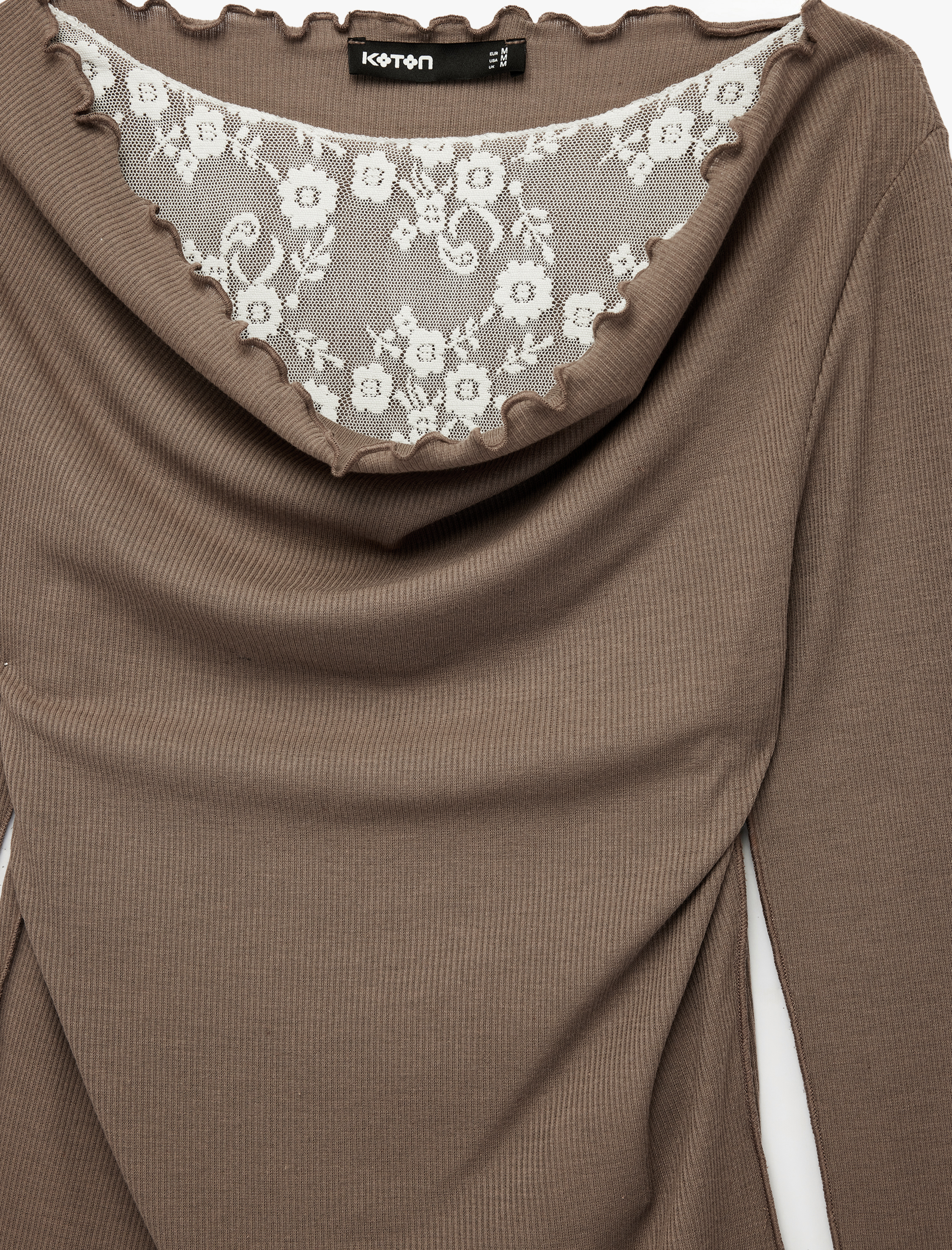   Slim Fit Uzun Kollu Asimetrik Kesim Dantel Detaylı Fırfırlı Dökümlü Kayık Yaka Fitilli Bluz