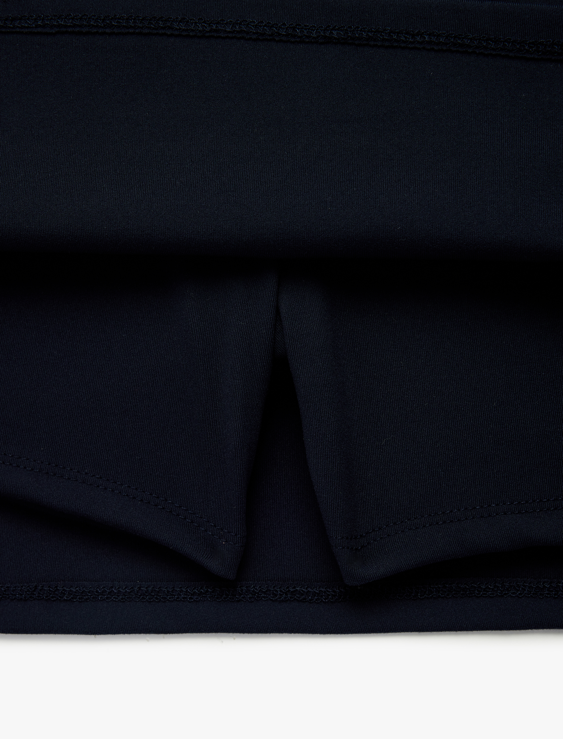   Yırtmaç Detaylı Slim Fit Mini Şort Etek