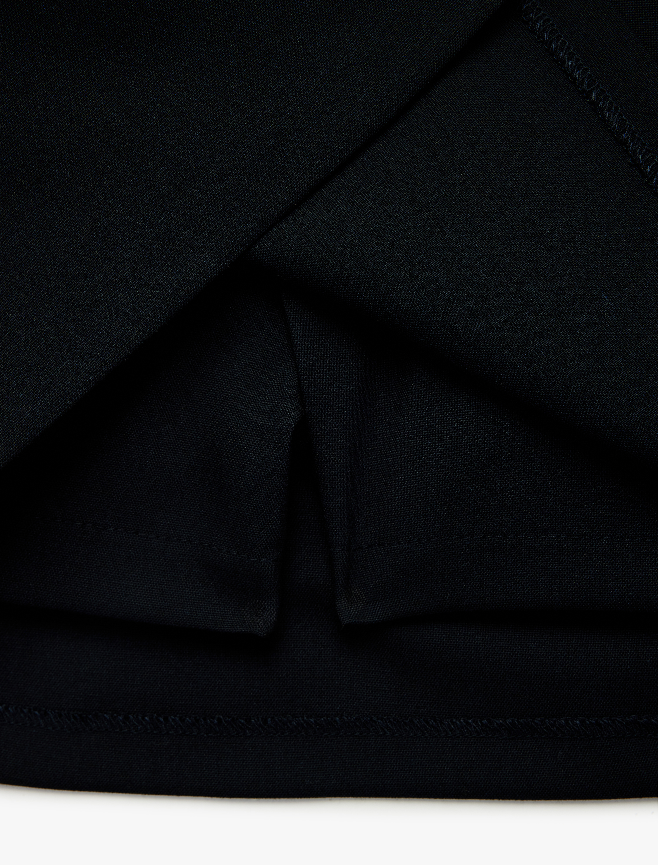   Viskon Kemer Detaylı Mini Şort Etek