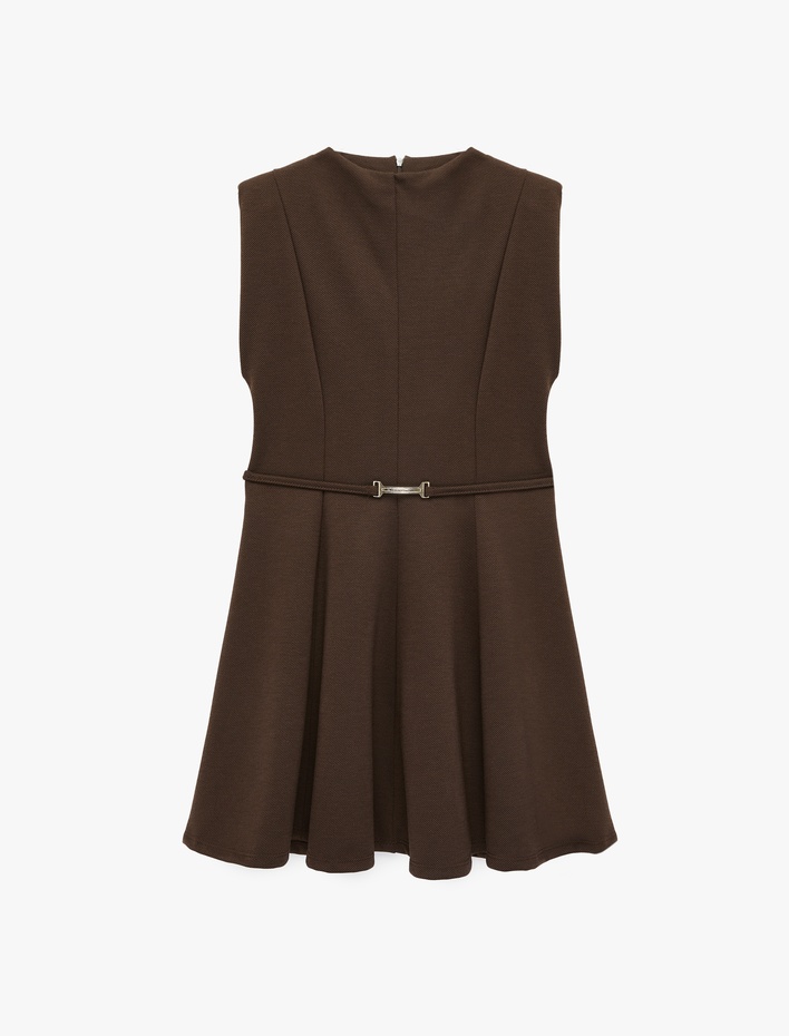  Kemer Detaylı Bisiklet Yaka Kolsuz Mini Kloş Elbise