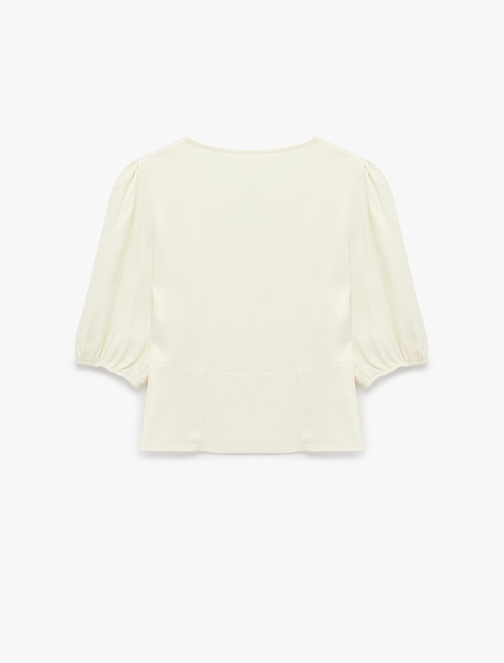  Slim Fit Dantel Detaylı Kısa Balon Kollu V Yaka Saten Crop Bluz