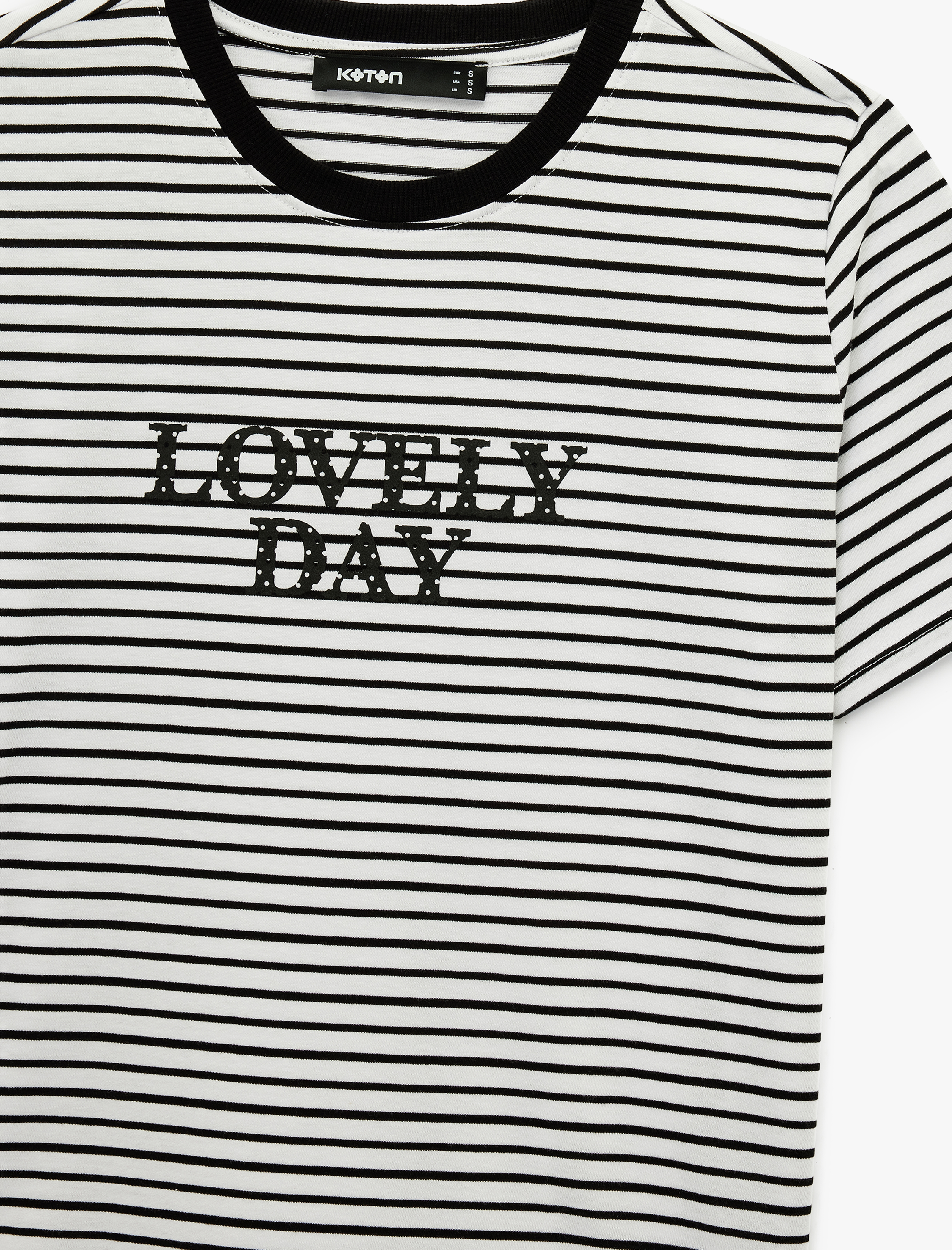   Pamuklu Kısa Kollu Bisiklet Yaka Baskılı Çizgili Tişört