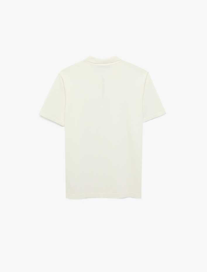  Regular Fit Viskon Yarım Fermuarlı Kısa Kollu Triko Tişört